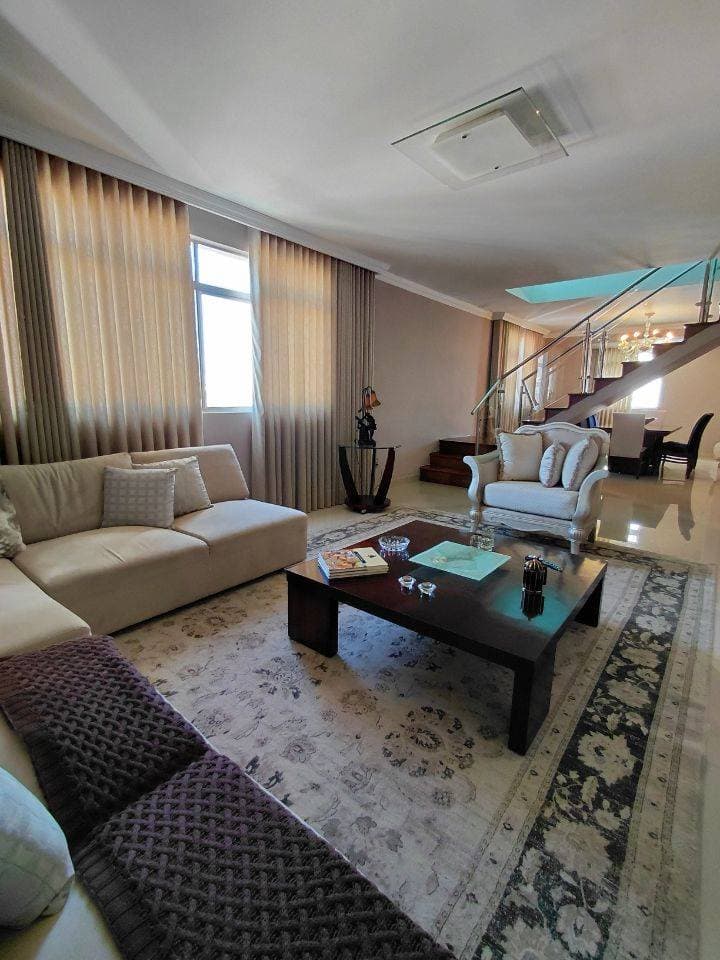 Cobertura de 385 m² com 4 quartos no Santo Antônio