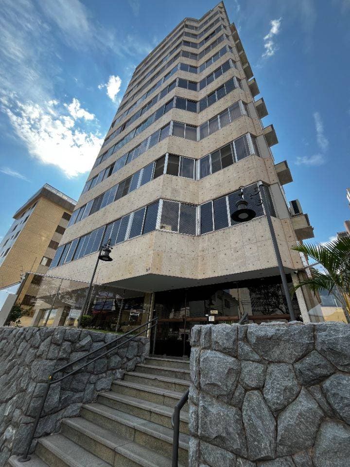 Apartamento de 260 m² com 4 quartos no Gutierrez