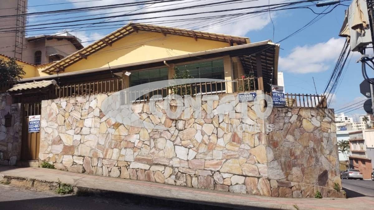 Casa de 345 m² com 2 quartos, Prado, Belo Horizonte