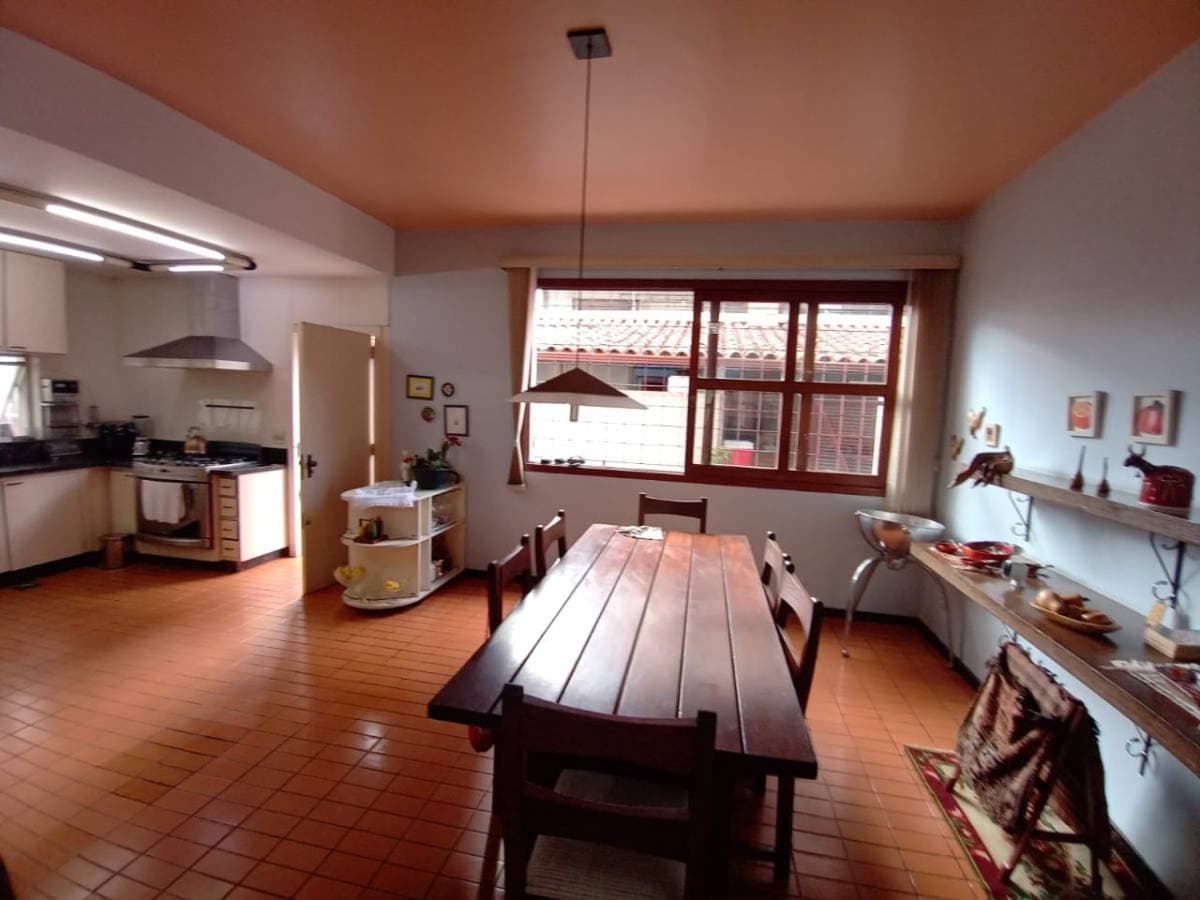 Casa de 450 m² com 4 quartos, Gutierrez, Belo Horizonte