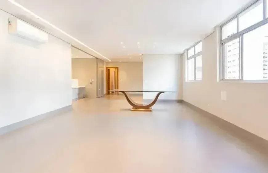 Apartamento de 180 m² com 4 quartos, Santo Agostinho, Belo Horizonte